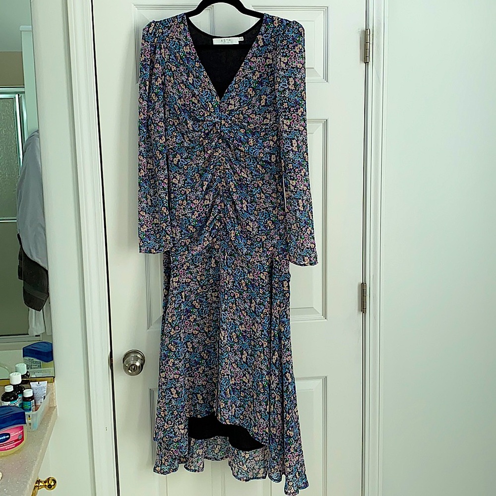 ASTR the label size medium floral midi dress with front slit.